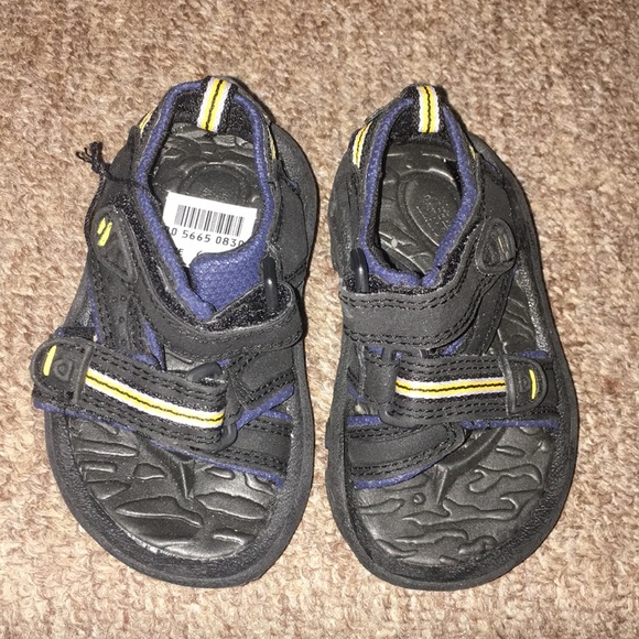 💙NWT Wolfe Island Rugged Boy’s Sandals - Picture 7 of 8